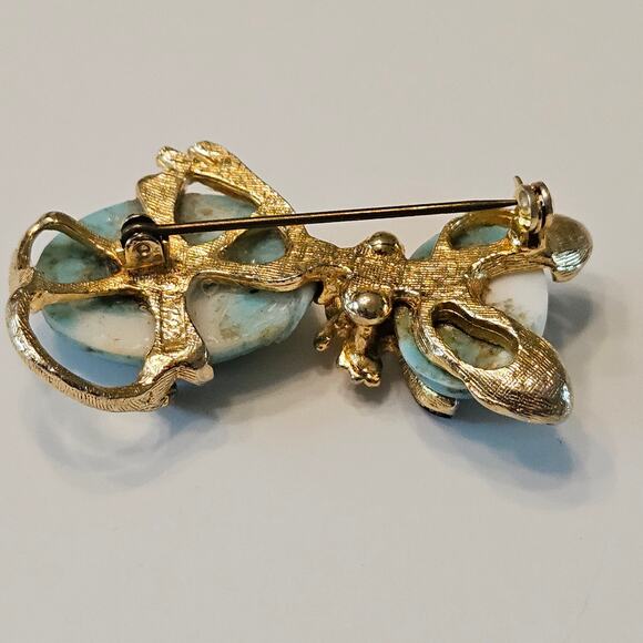 Distinctive Sphinx Cat Brooch:  Gold-Plated, Faux Turquoise, Red Crystal Eyes - Picture 12 of 12